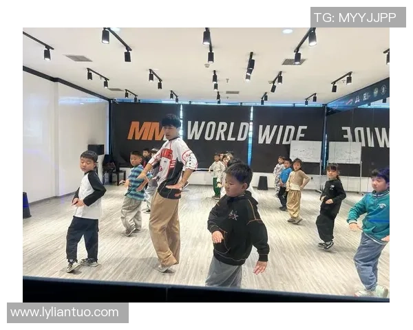 北京街舞队以97分领跑世界街舞大赛积分榜展现实力与风采