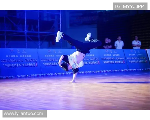 武汉街舞队与上海街舞队赛后复盘分析意识碰撞与战术较量